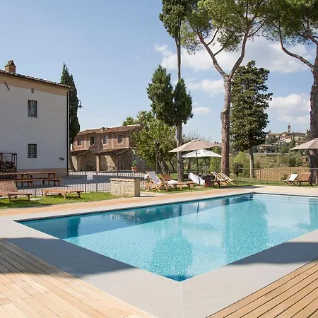 Курортный комплекс Podere San Pietro 3*