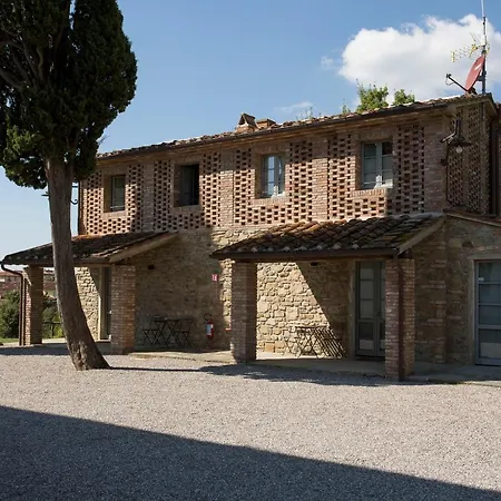 Podere San Pietro Курортный комплекс 3*